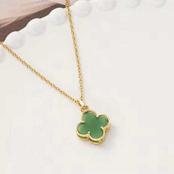 Luxe Green Flower Stainless Steel Necklace - Picture 2 of 2